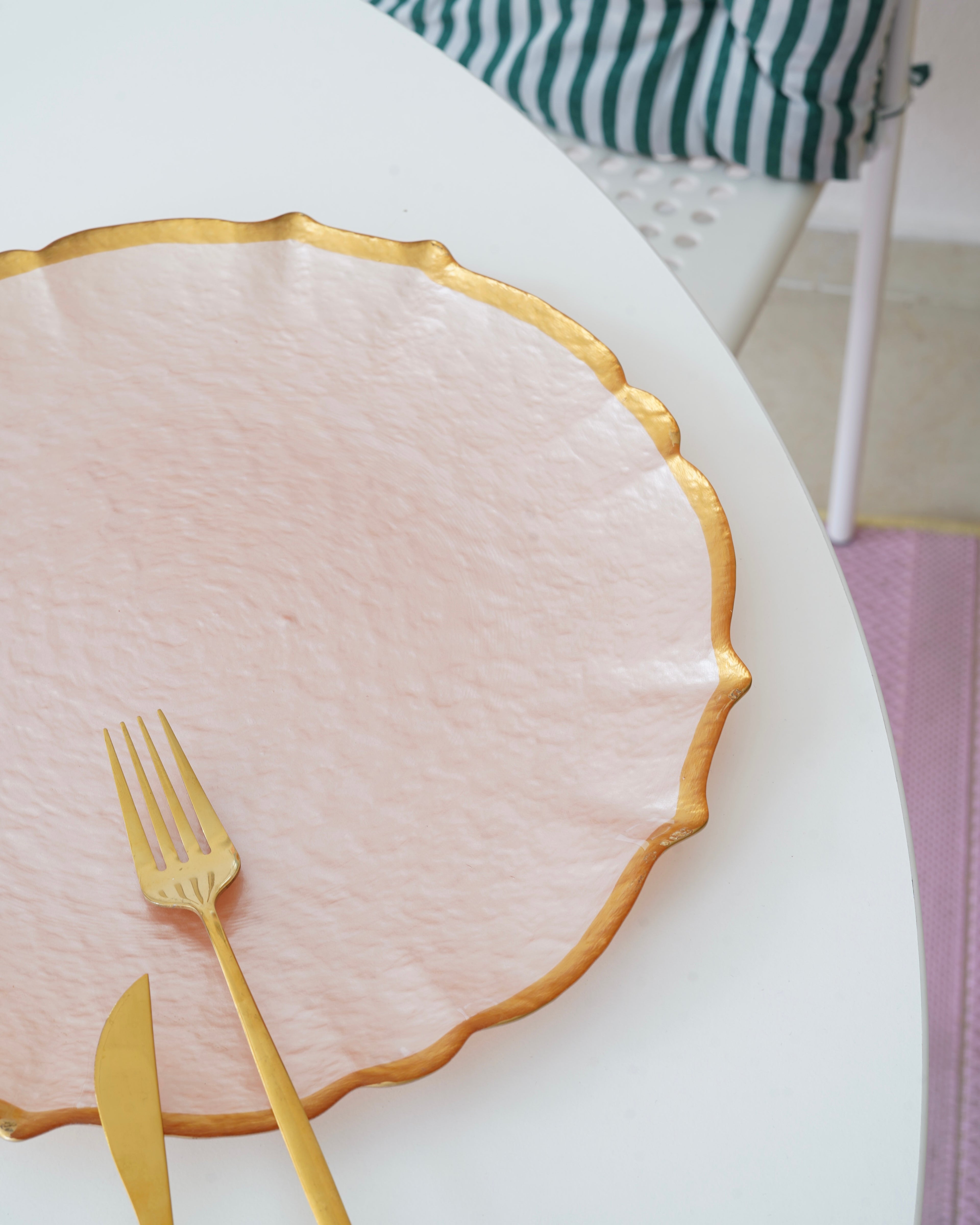 Pembe 33 cm sunum tabağı 1 adet