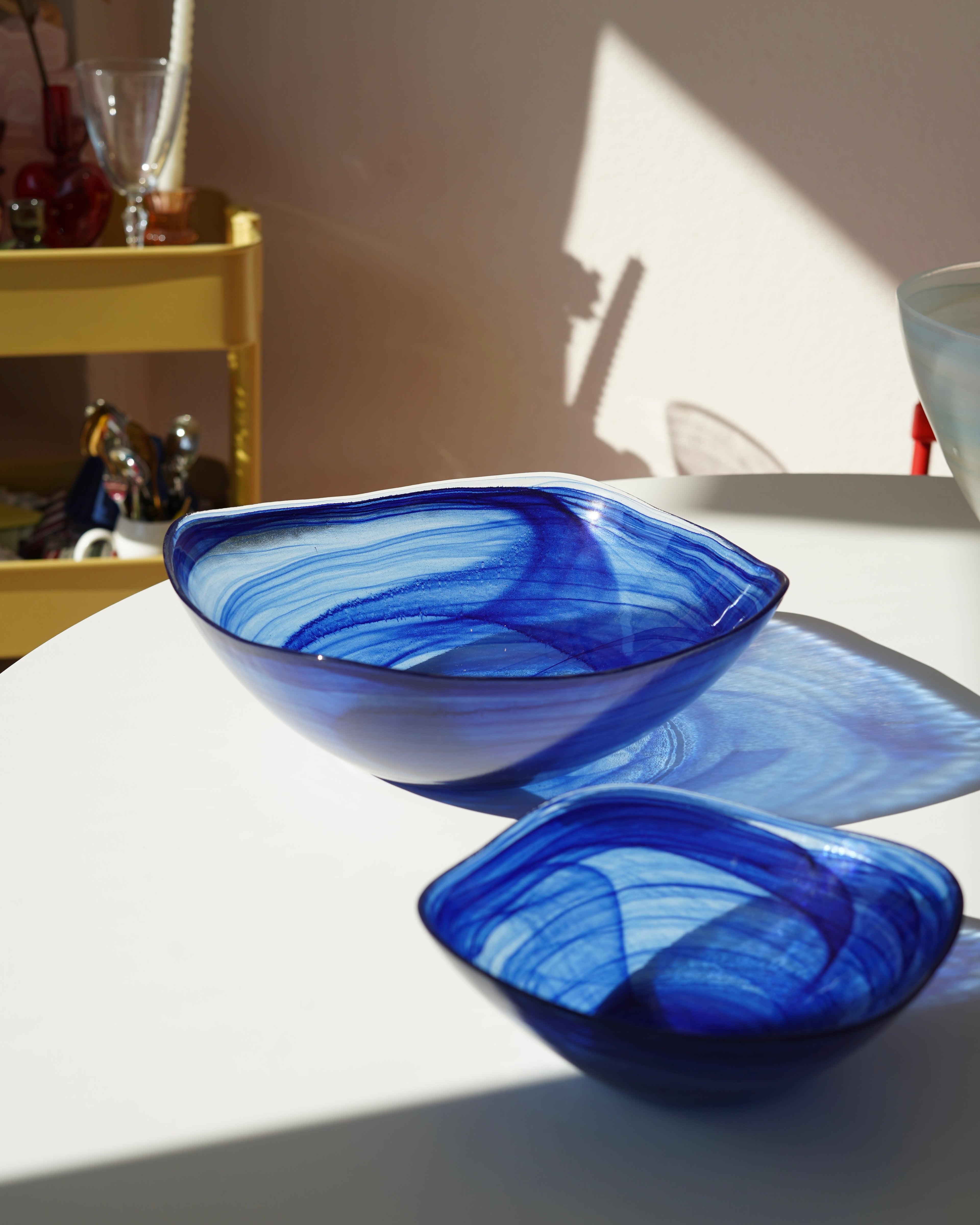 Lacivert salata kasesi