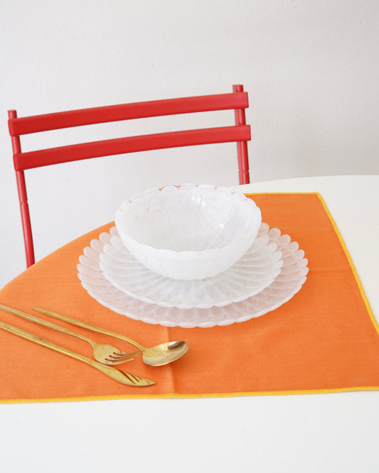 beyaz tırtıklı papatya yemek takımı