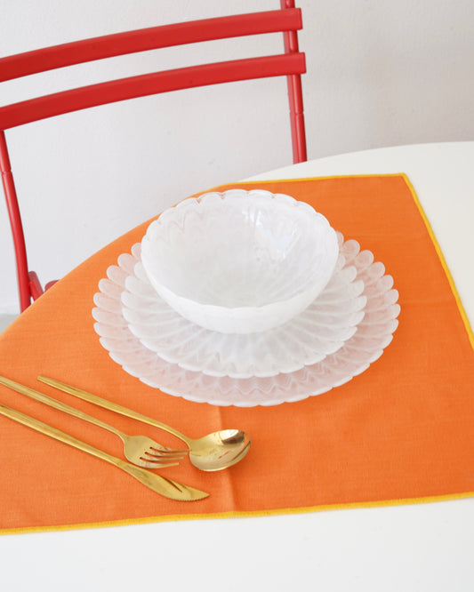 beyaz tırtıklı papatya yemek takımı
