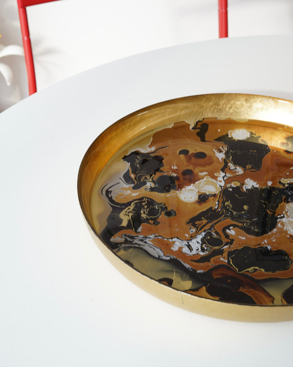 koyu desenli gold tepsi