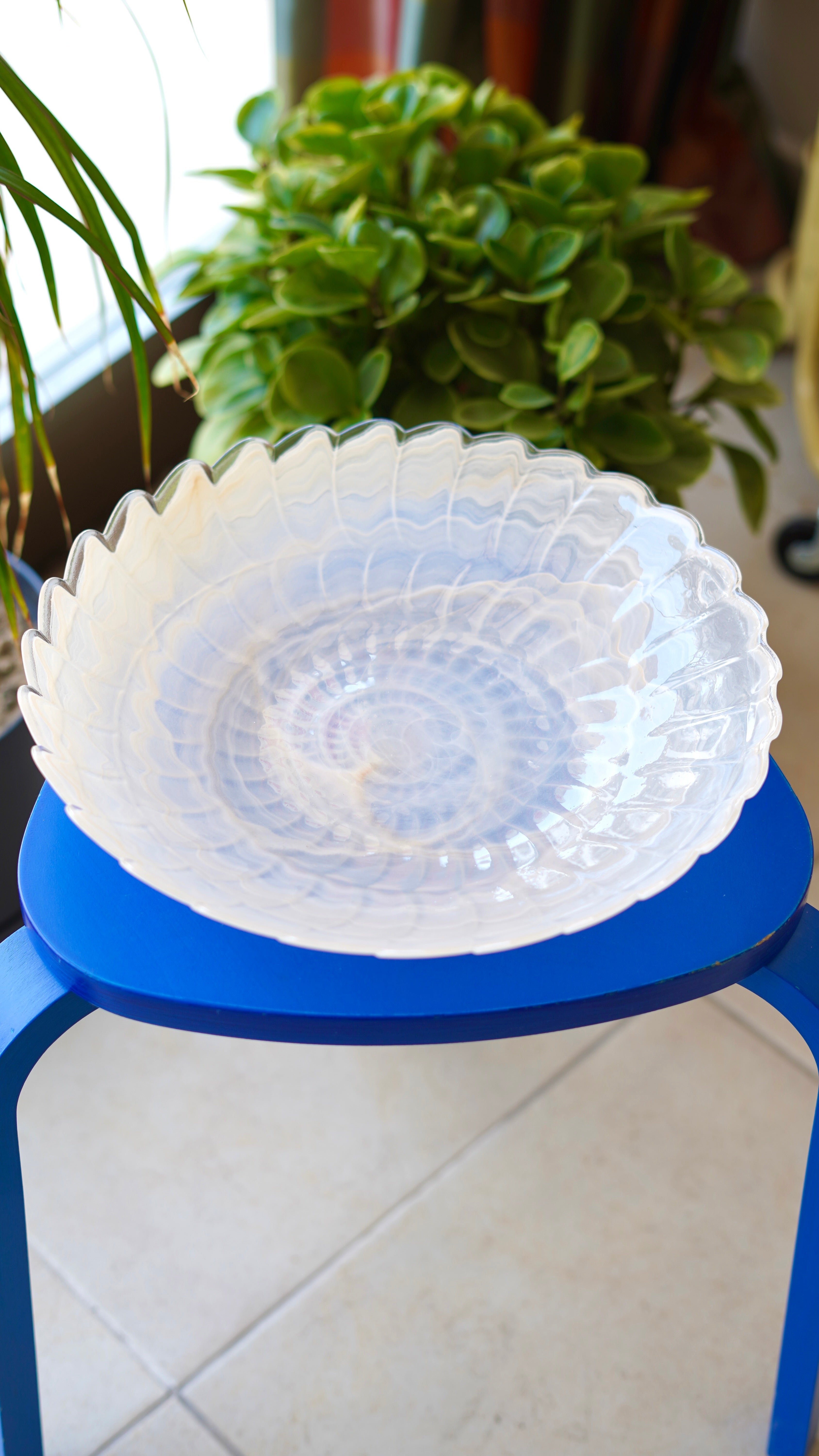 krem rengi tırtıklı kenarlı meyvelik 33 cm