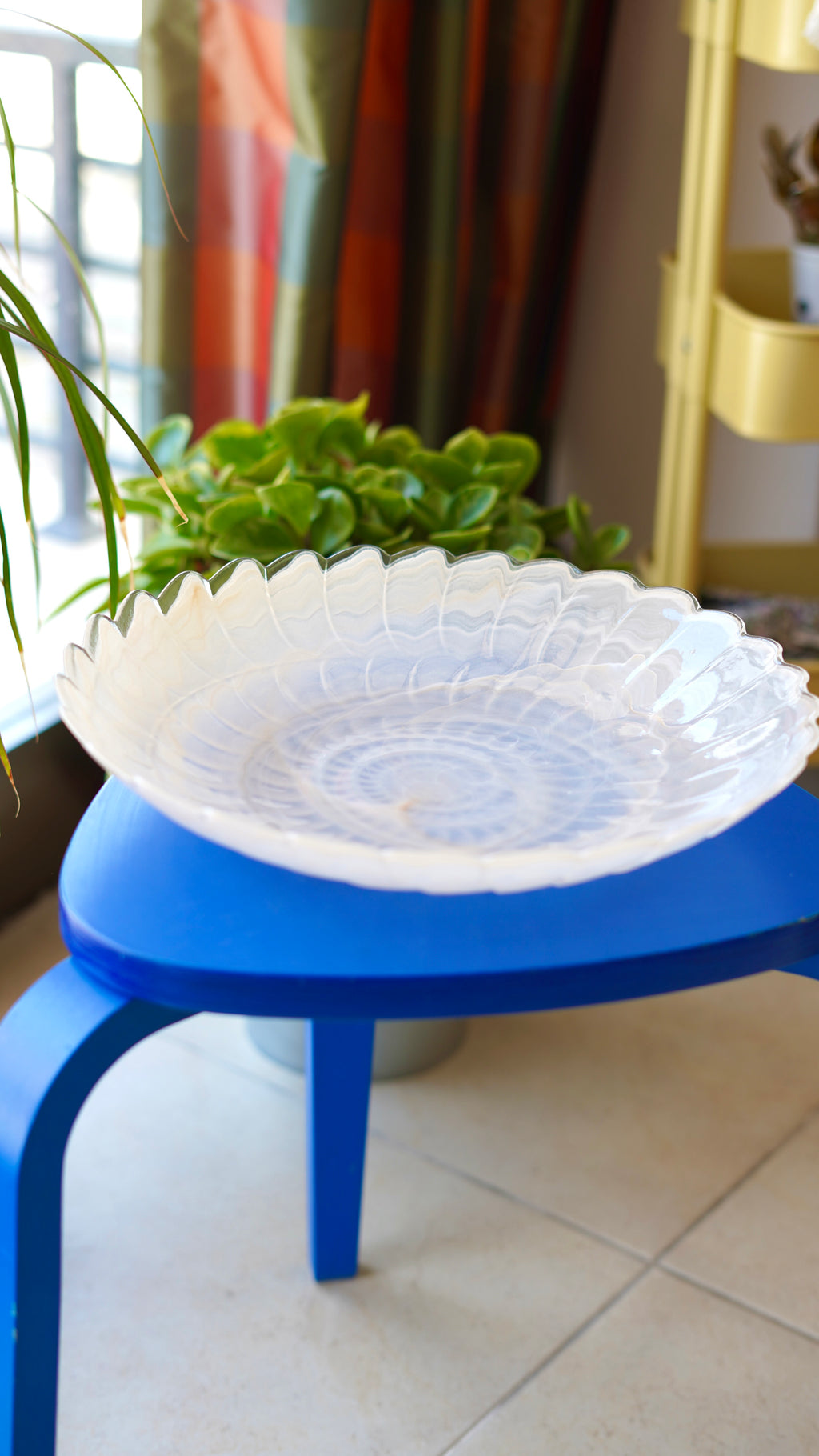 krem rengi tırtıklı kenarlı meyvelik 33 cm