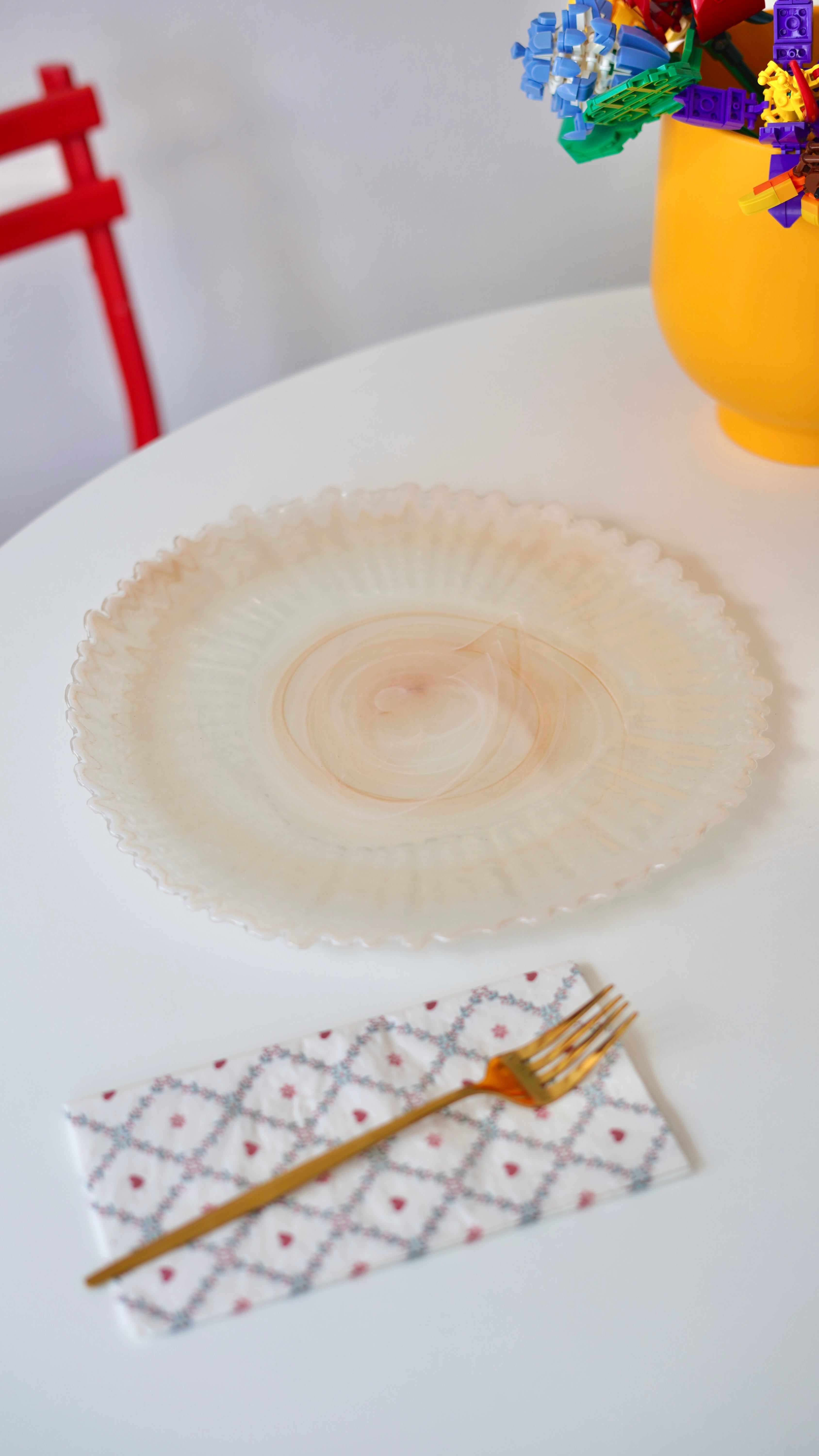kenarları tırtıklı sunum tabağı 28 cm tabak