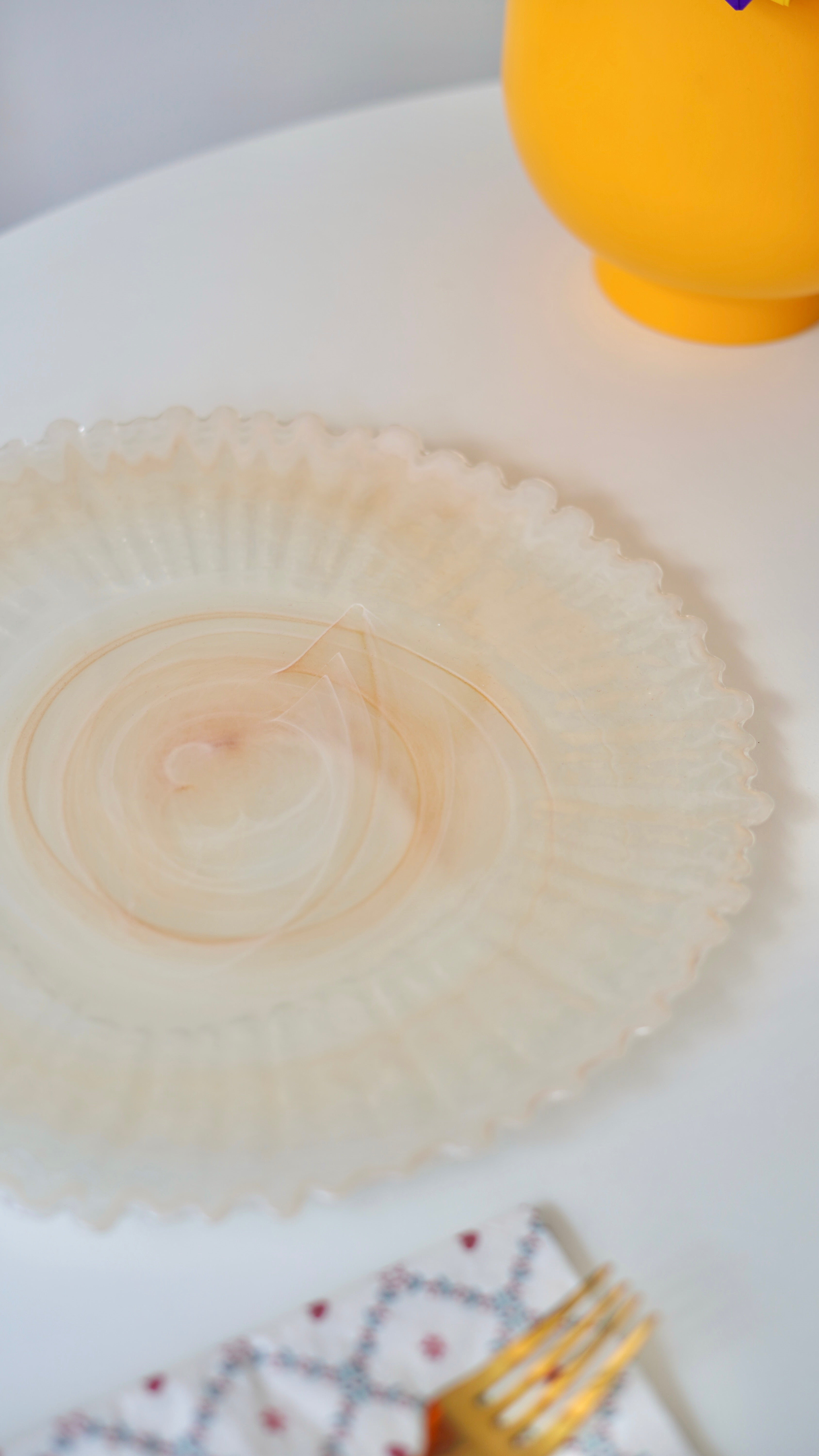 kenarları tırtıklı sunum tabağı 28 cm tabak