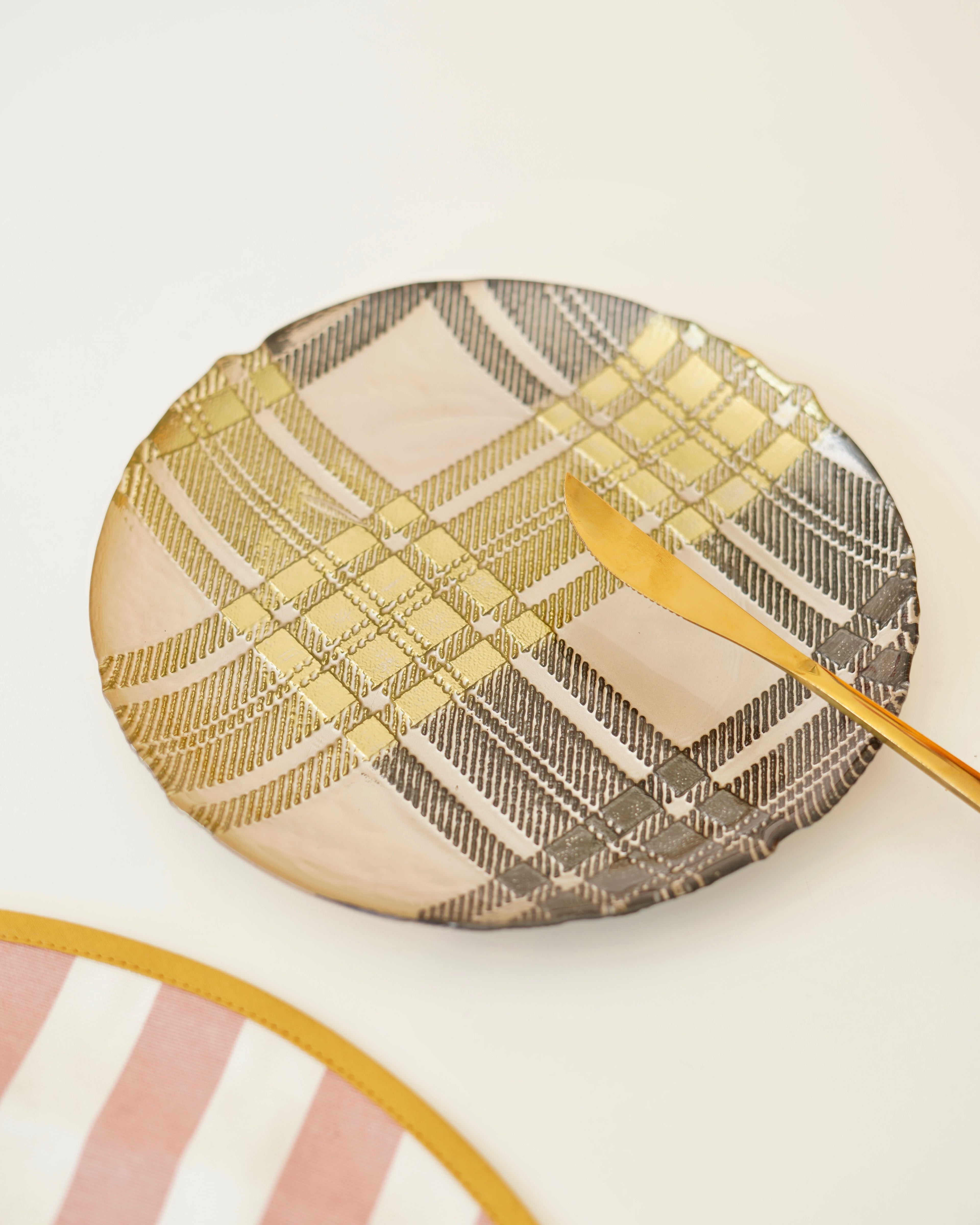 desenli gold detaylı pasta tabağı 4 kişilik