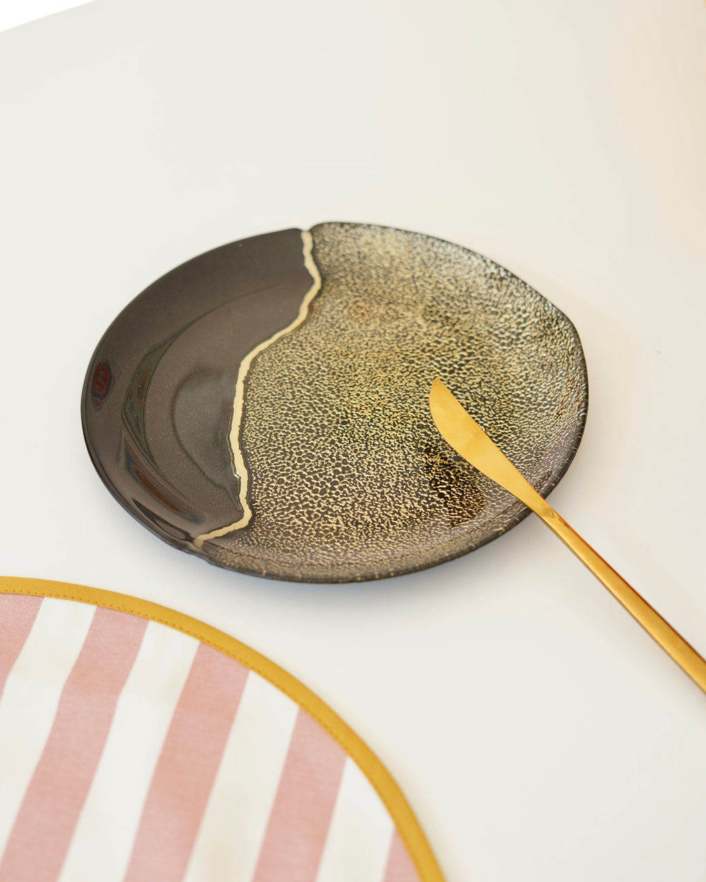 gold detaylı siyah pasta tabağı 8 kişilik