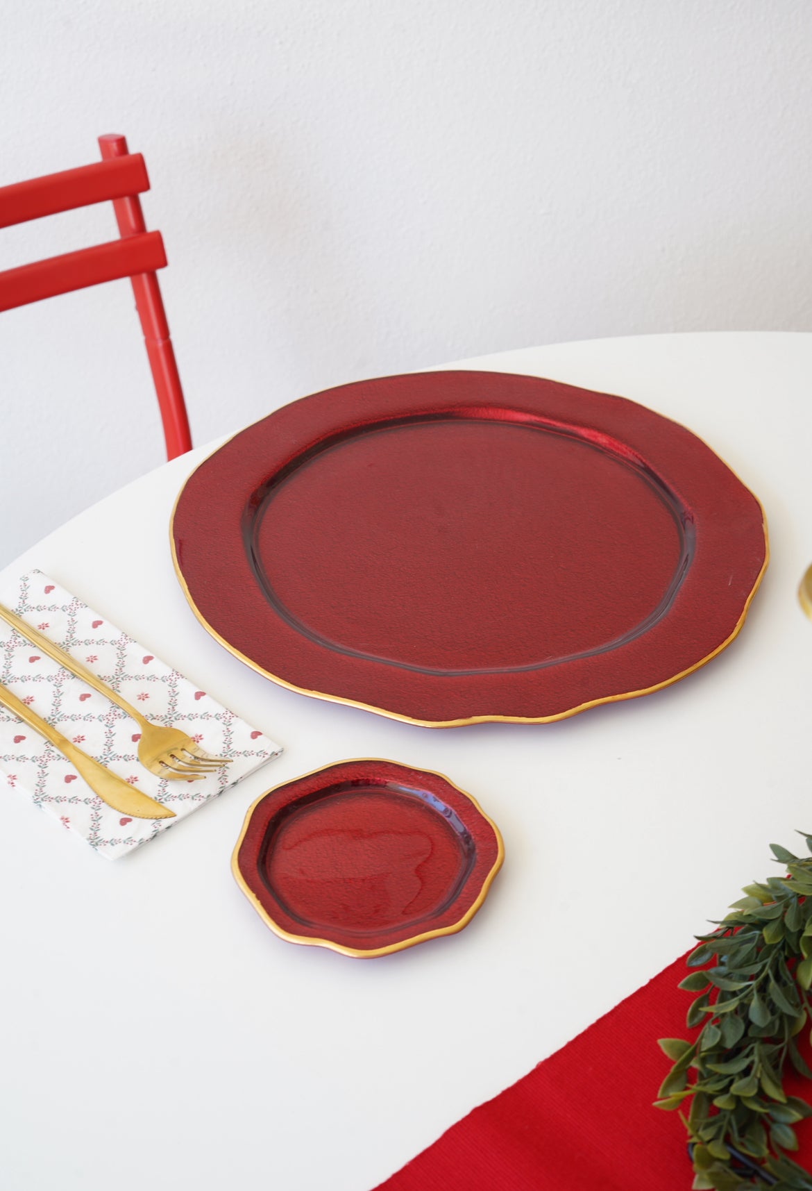 8 kişilik kırmızı takım 16 parça