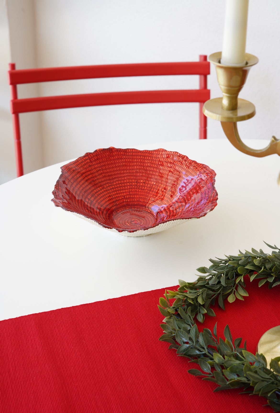 kırmızı parlak salata kasesi