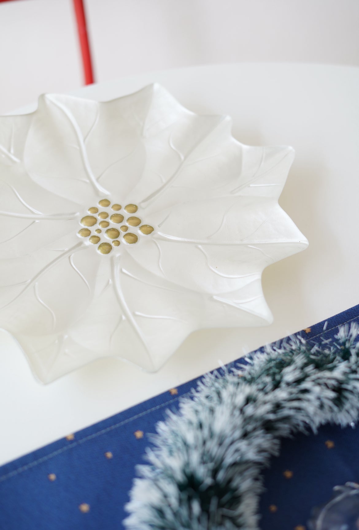 büyük beyaz çiçek sunum tabağı