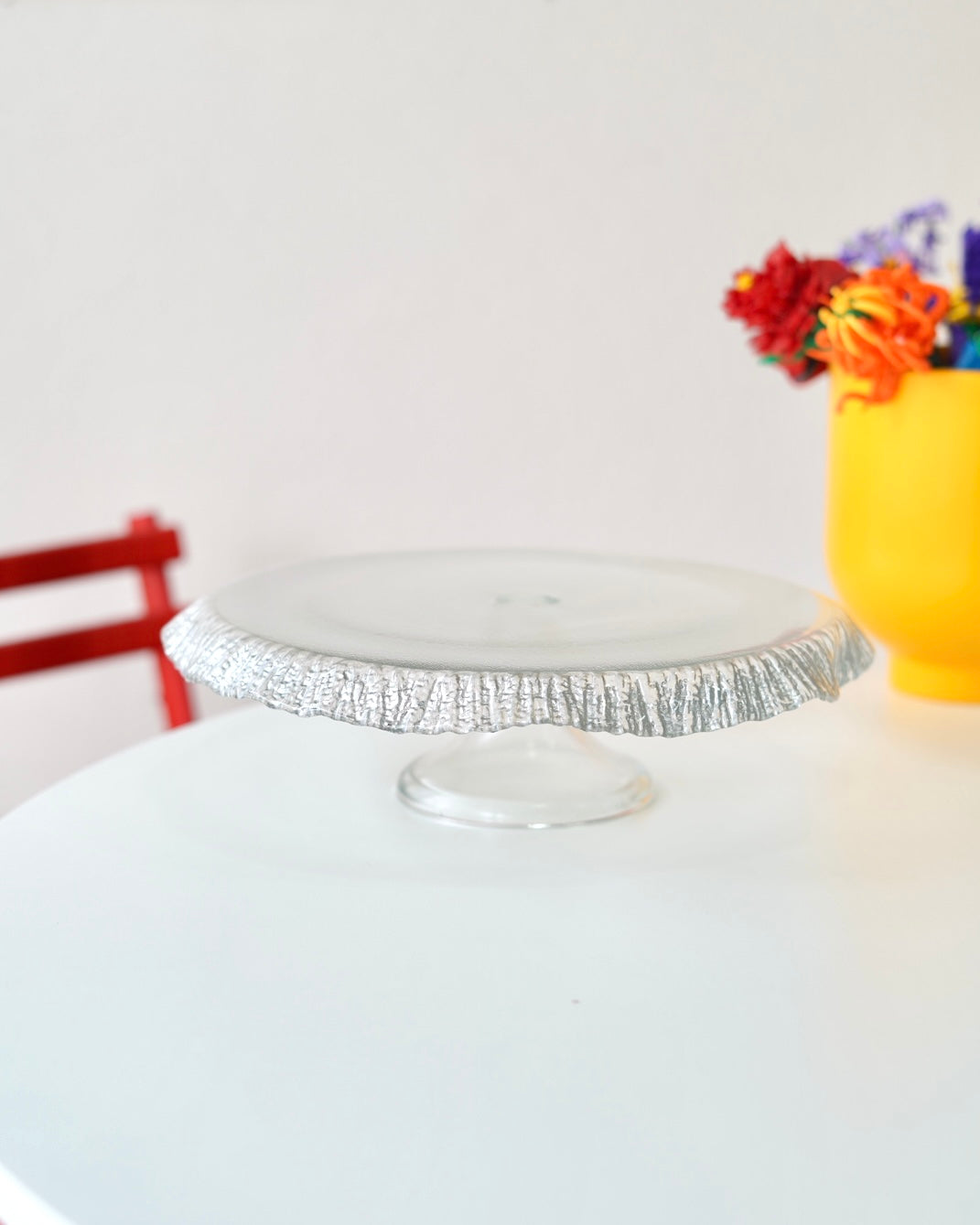 gri saçaklı ayaklı sunumluk