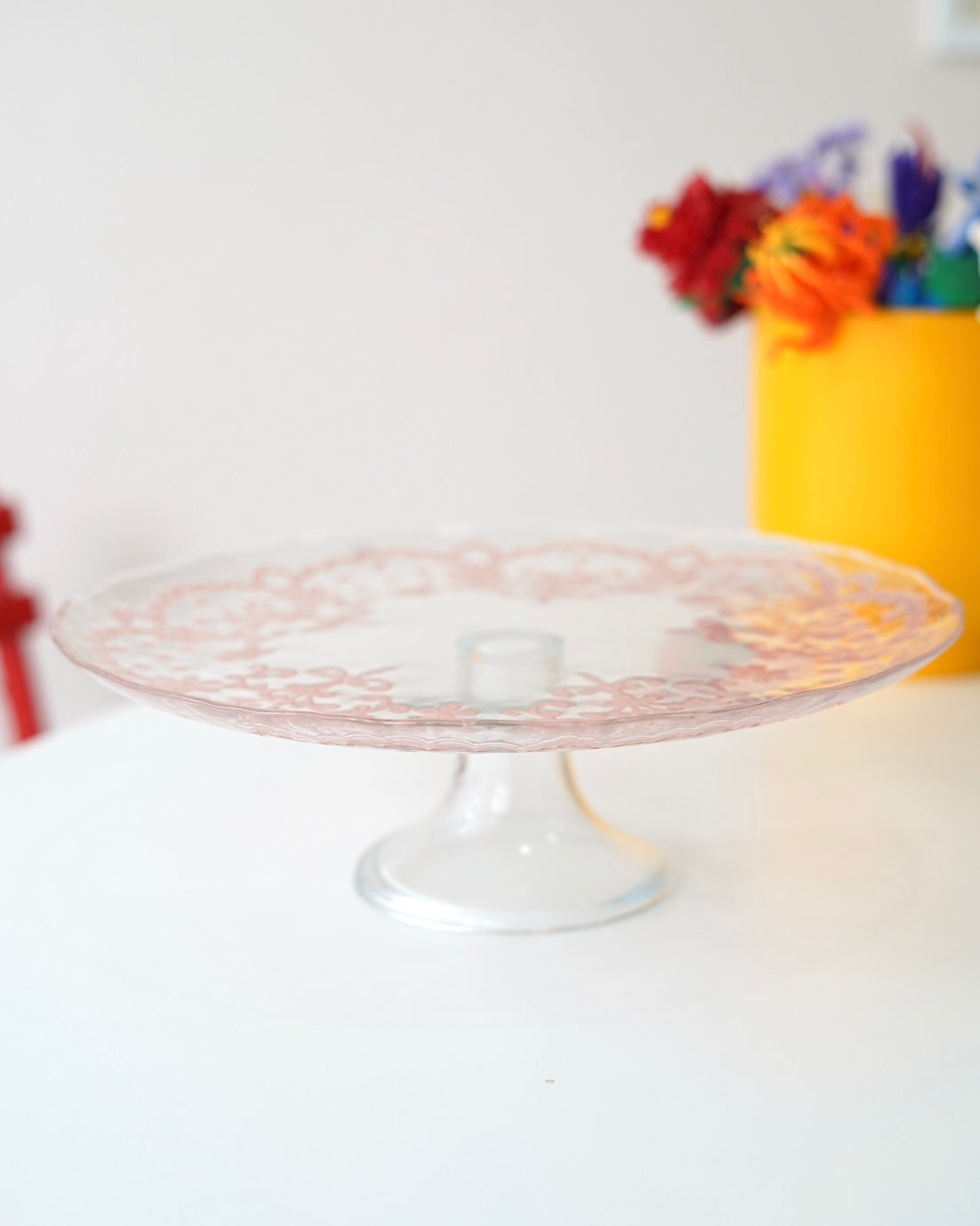 pembe desenli ayaklı sunumluk