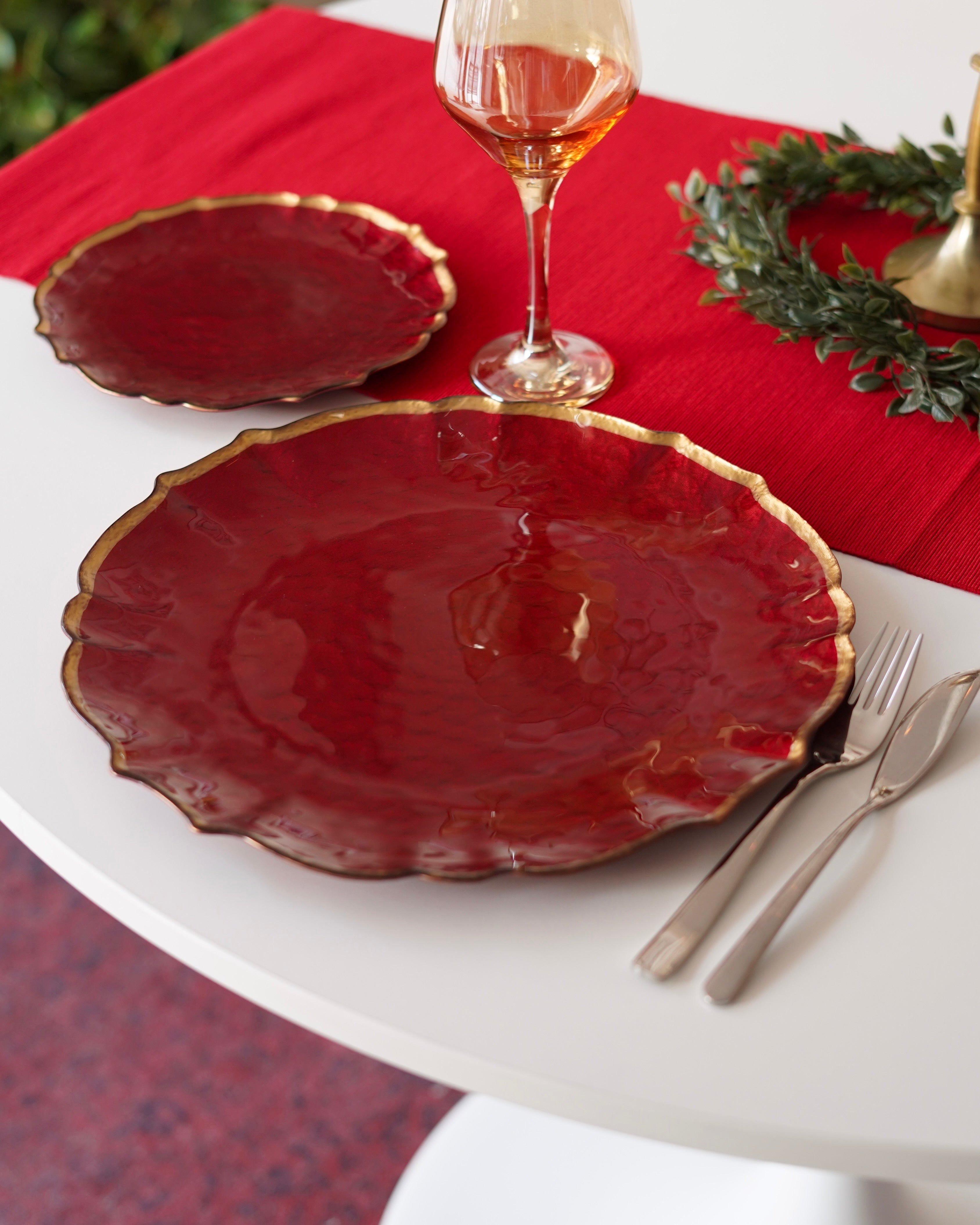 Kırmızı gold detaylı 33 cm tabak