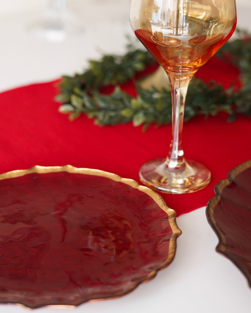 Kırmızı gold detaylı 33 cm tabak